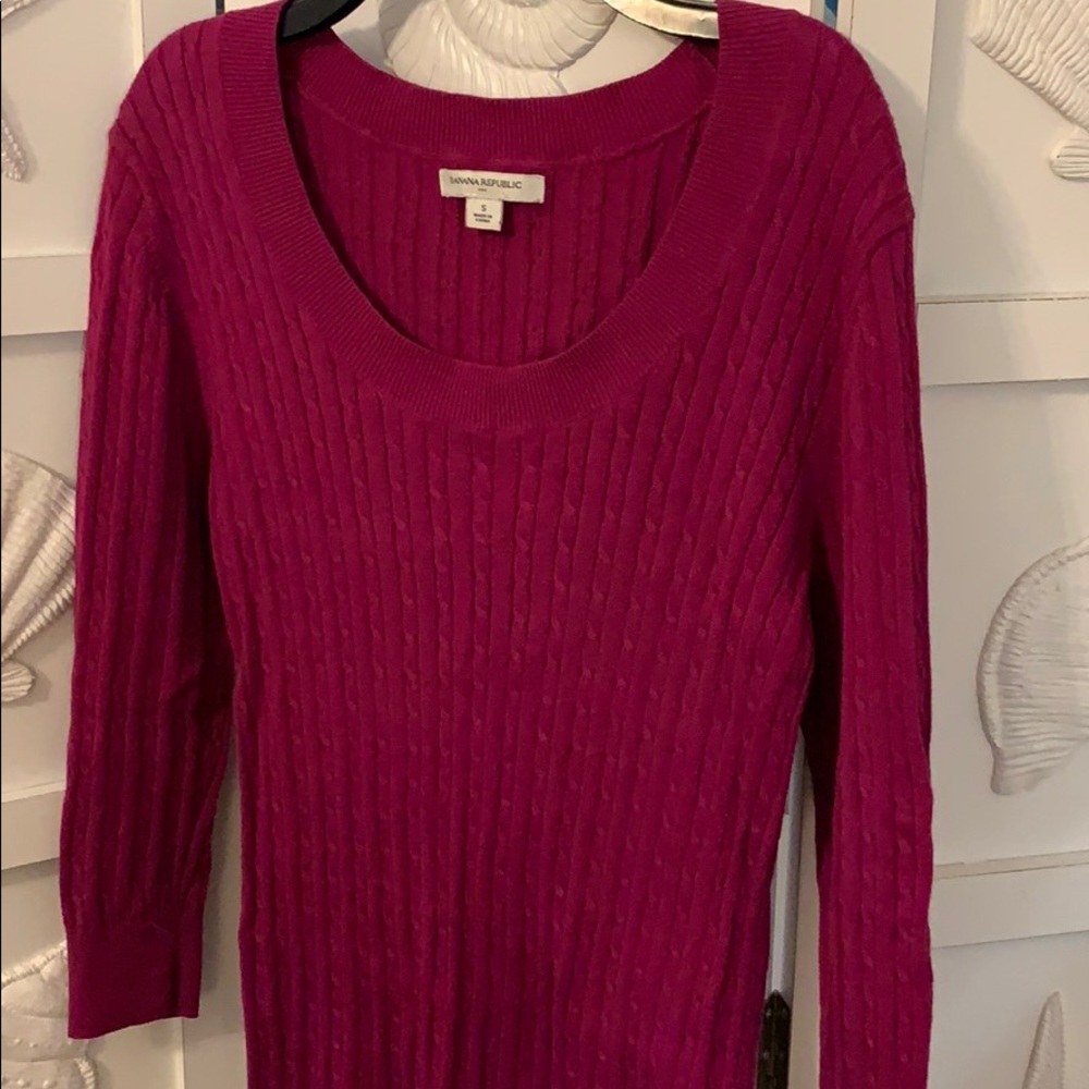 Banana republic Small, can fit medium.